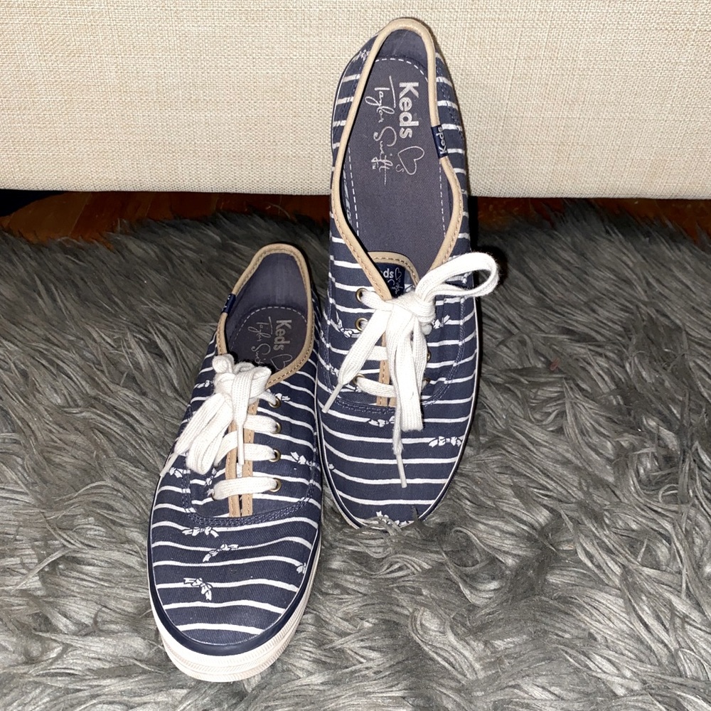 Taylor Swift Bow Tie Keds